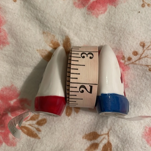 Sailboat Mini Salt & Pepper Shakers Set - Picture 5 of 8